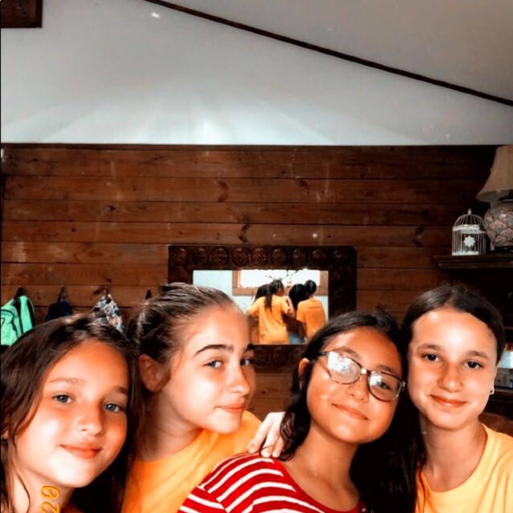 Meet your Posher, Valeria